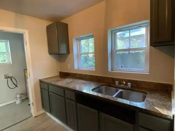 charleston-south-carolina-2079622815 picture