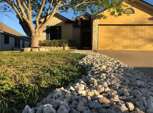 224 Sandhill Dr, Lockhart, TX 78644