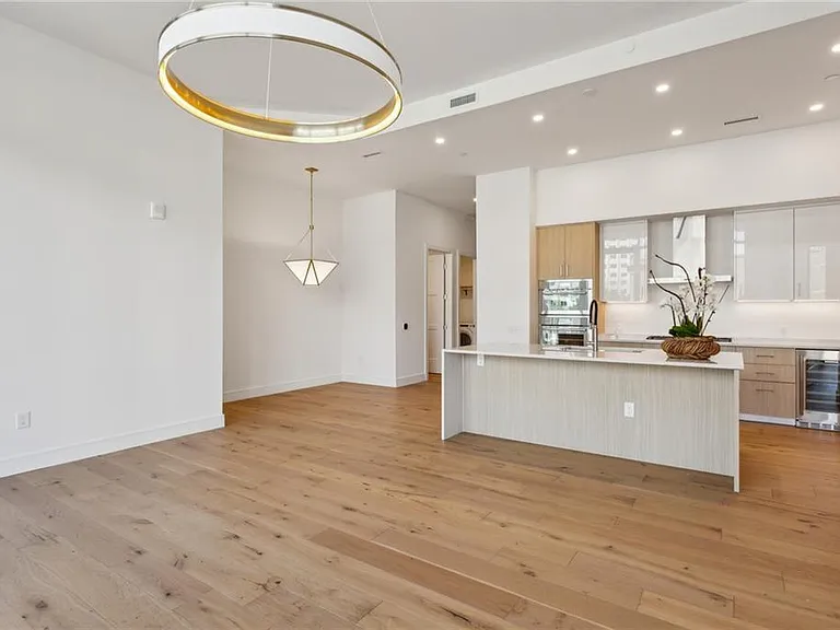 2425 Peachtree Rd NE #403 — Photo 14