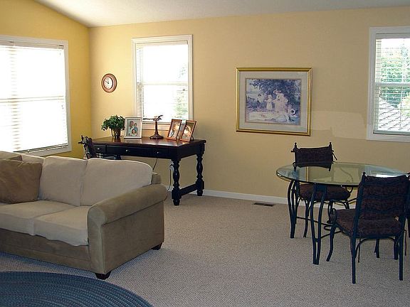 20ft. x 20ft. BONUS/FLEX ROOM.