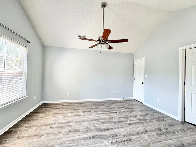 1 Cambridge Oak Cir — Photo 8