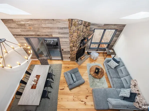 5 Wimbledon Dr Unit 2, Vernon, NJ 07462