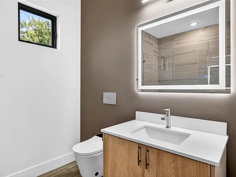 4426 W Euclid Ave — Photo 32
