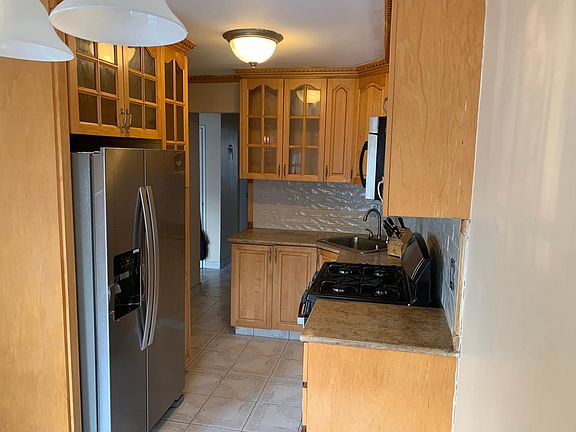 3rd image of 729 E 102nd St #2