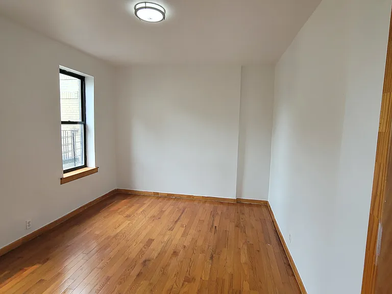 1066 Ward Ave #1E — Photo 12