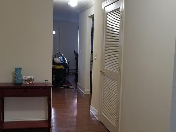 5th image of 104 Cove Ct