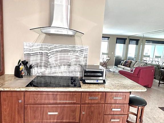4th image of 1150 Euclid Ave APT 210