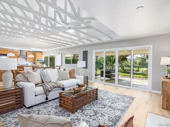1911 San Pablo Dr, San Marcos, CA 92078