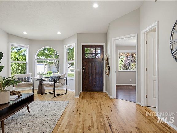 4th image of 403 W Arizona Ln