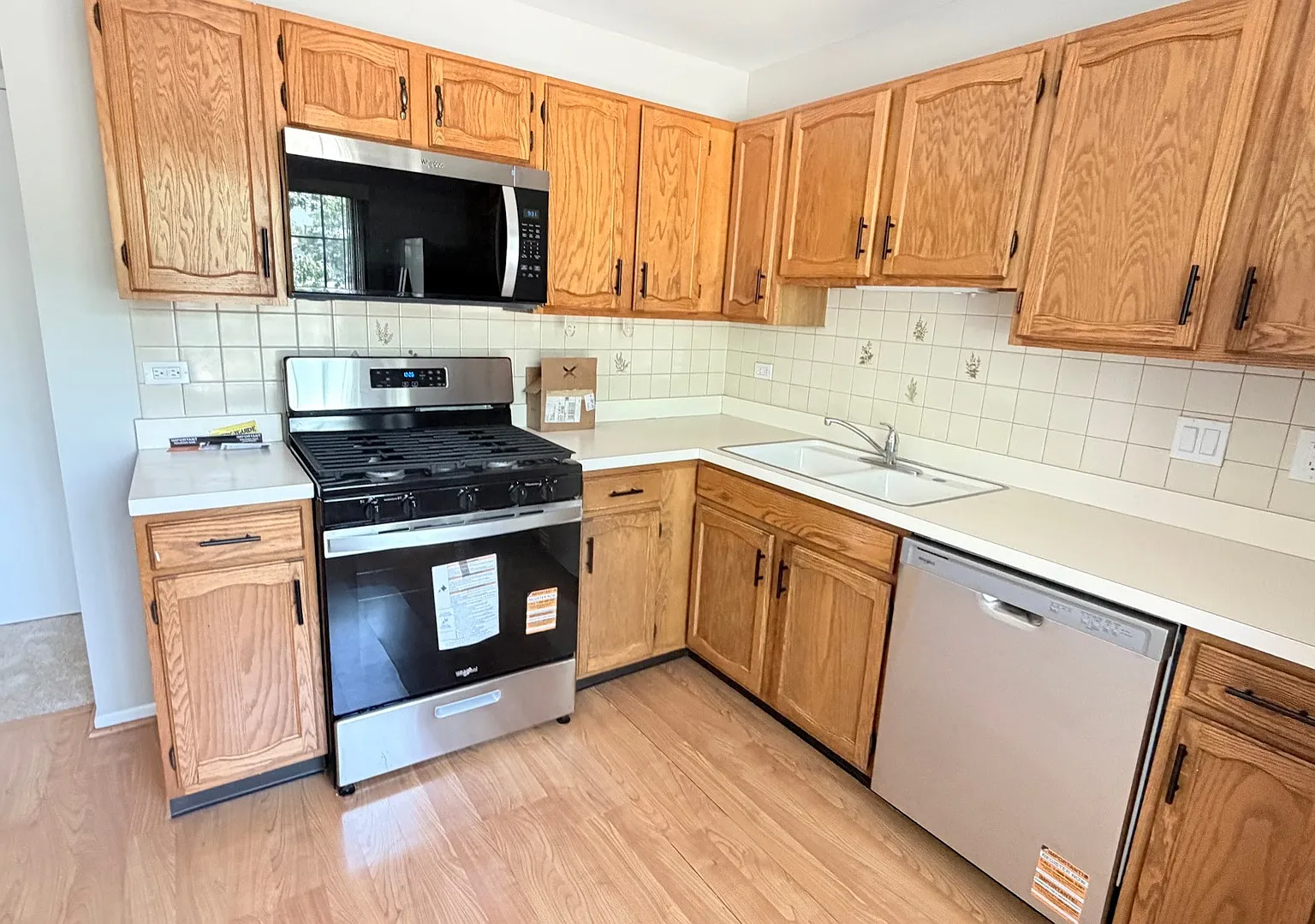 3 bed, 2.0 bath, 1700 sqft, $2,800 — Photo 3