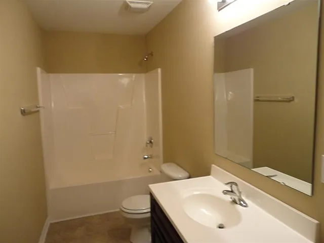 11812 Village Pond Dr — Photo 8