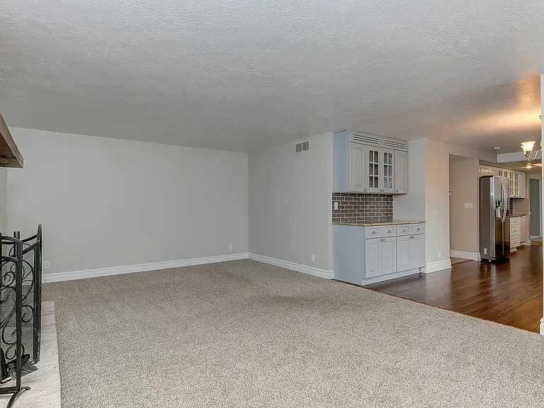 1025 N Eagle Hills Way — Photo 12