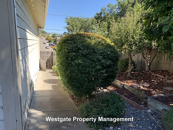 4th image of 1160 Birch Dr