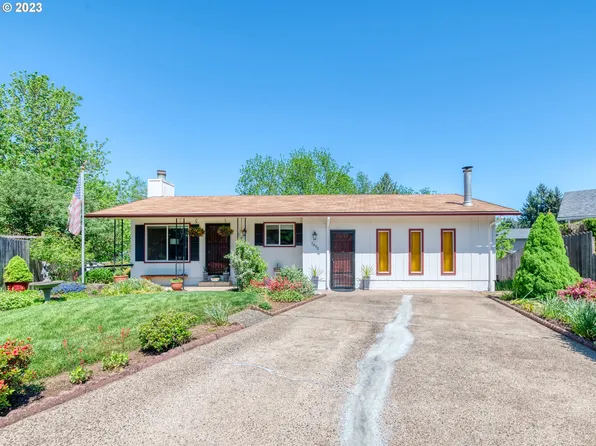 1490 Carobelle Ct, Cottage Grove, OR 97424