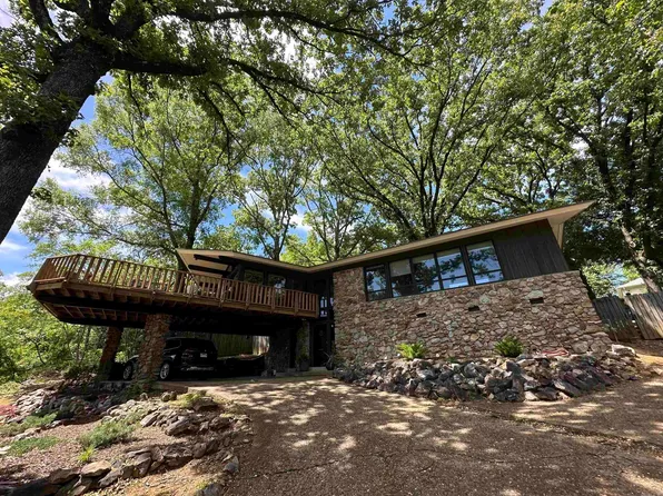 2 Oakcliff Cir, Little Rock, AR 72205