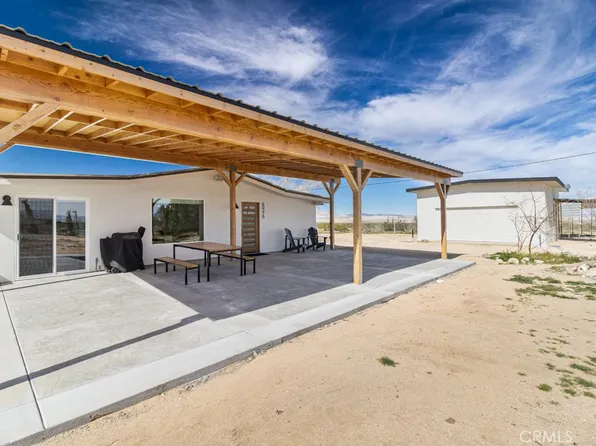 60370 Vivian Ln, Landers, CA 92285