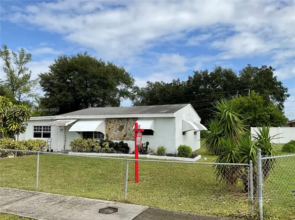 135 Ronald Rd, Hollywood, FL 33023