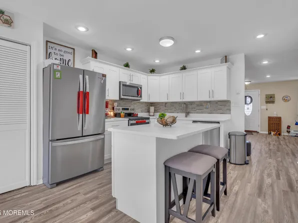 162B Parkway Drive #1000, Freehold, NJ 07728