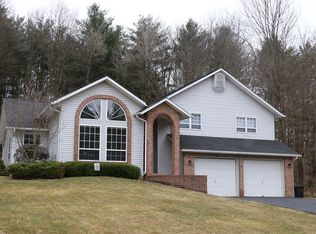 660 Beaver Brook Rd, Shavertown, PA 18708