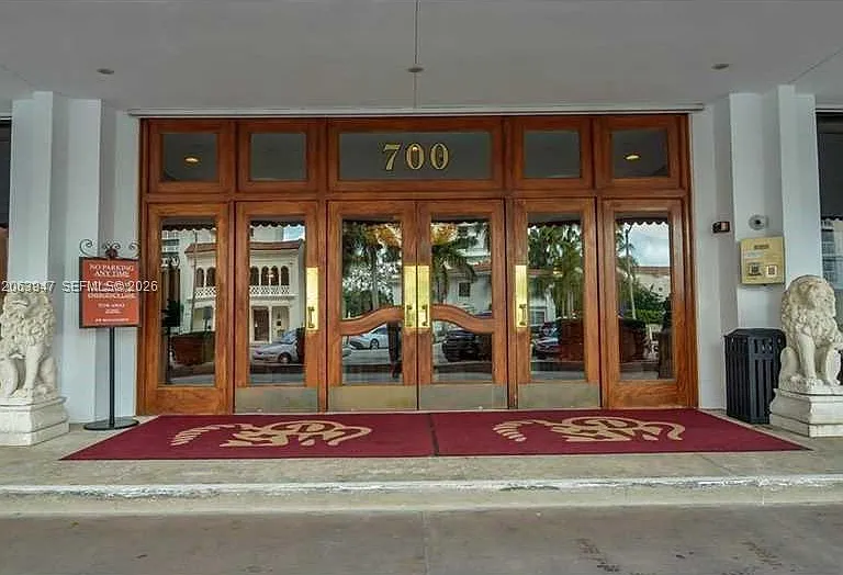 700 Biltmore Way #215 — Photo 3
