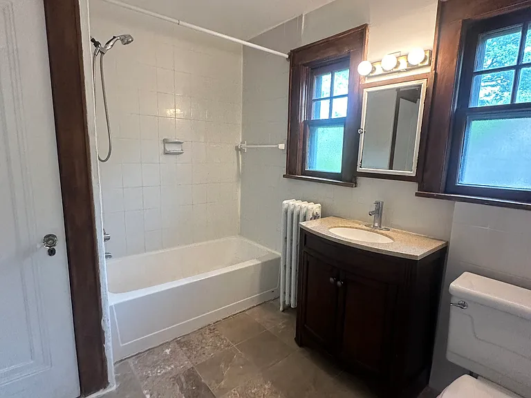 325 Bogert Ave — Photo 14