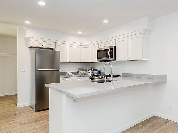 2nd image of 416 Jackson Ave #1
