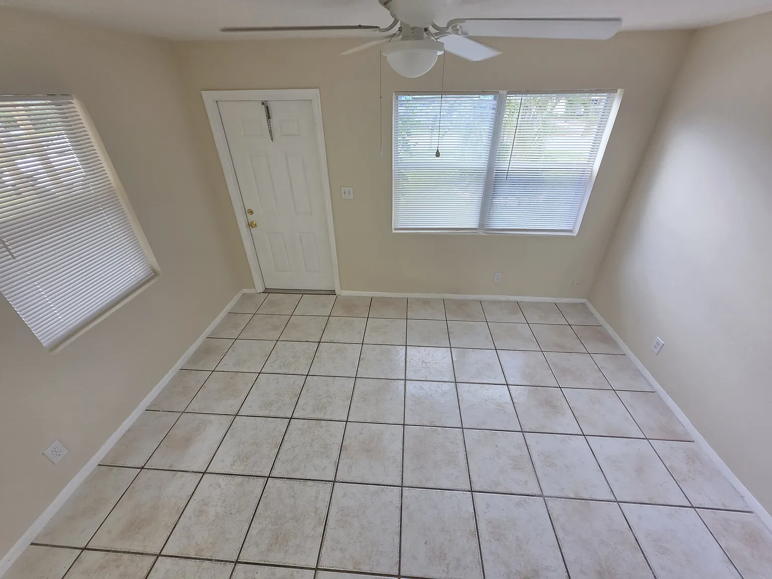 3 bed, 860 sqft, $2,550 — Photo 4