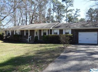 3309 Creek Cir, Guntersville, AL 35976