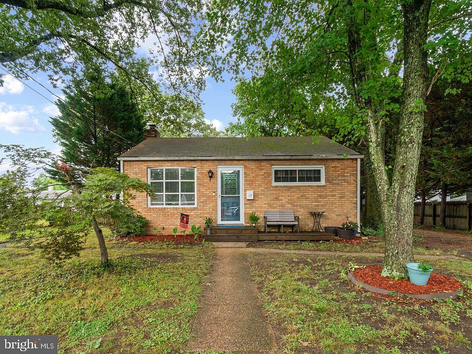 1st image of 10 Winding Woods Way