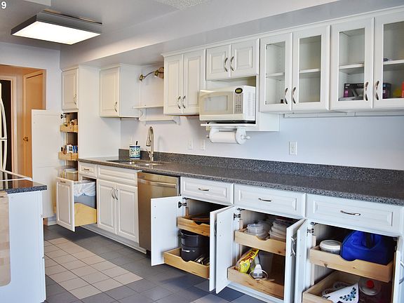 4th image of 406 NE 85th St Unit H