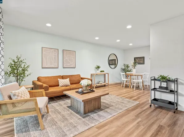 5496 Roundtree Dr APT C, Concord, CA 94521