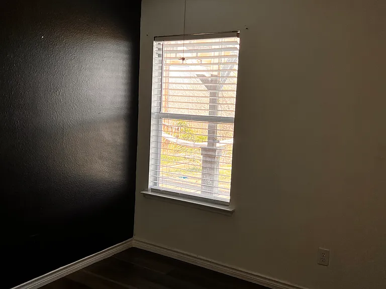 12413 Shine Ave — Photo 14