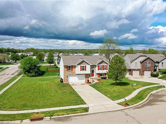 2nd image of 102 Ascot Glen Dr