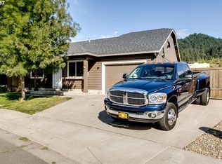 2043 S 58th St, Springfield, OR 97478