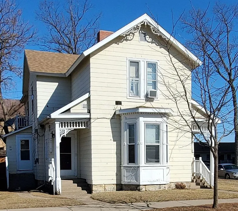 523 Division St