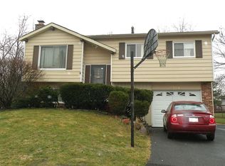 104 Monterey Dr, Bolingbrook, IL 60440