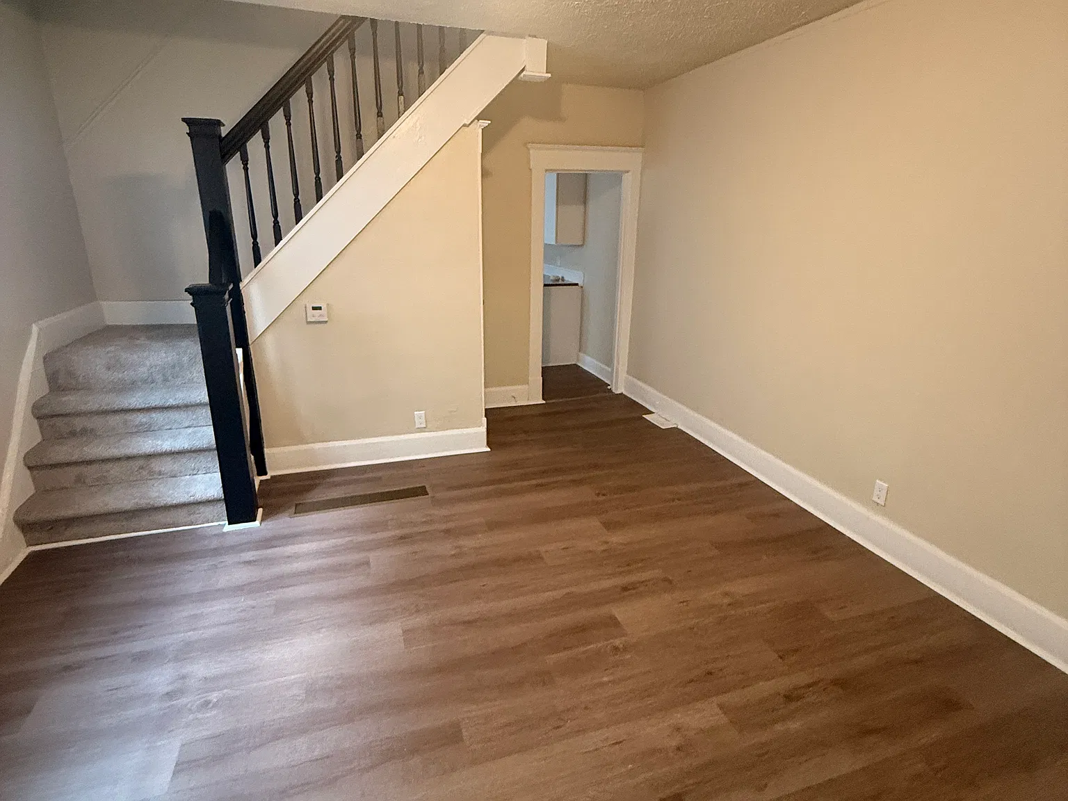 3 bed, 1.5 bath, 1591 sqft, $1,800 — Photo 3
