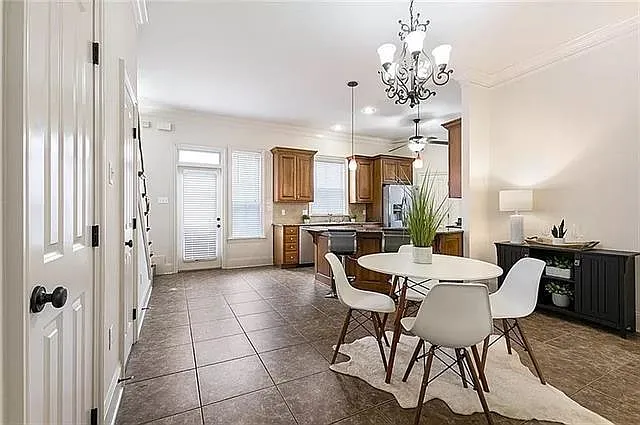 3 bed, 2.5 bath, 2088 sqft, $2,300 — Photo 4
