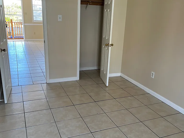 1024 Angela Ave — Photo 5