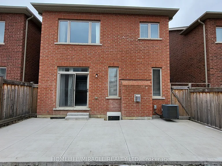 9 Humberstone Cres — Photo 20