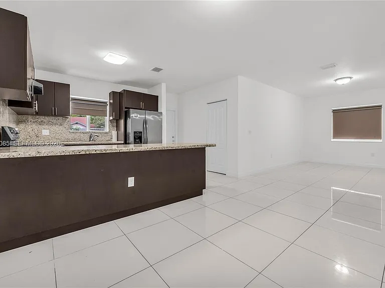 1029 SW 11th Ave #0 — Photo 16