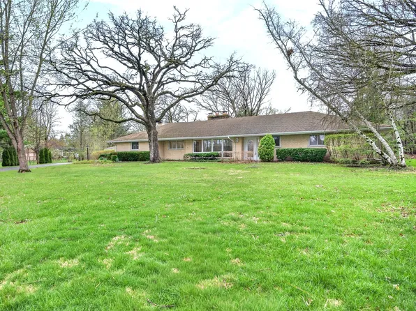 3273 Merrimac Ln, Long Grove, IL 60047