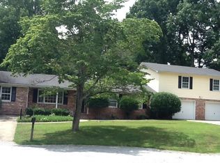 14 Dickens Ln, Taylors, SC 29687