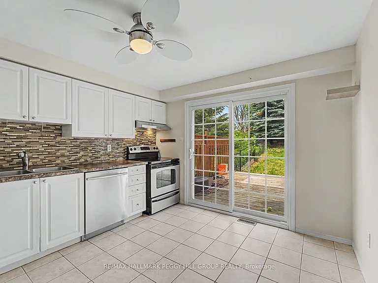 334 Dunsmore Ln — Photo 4
