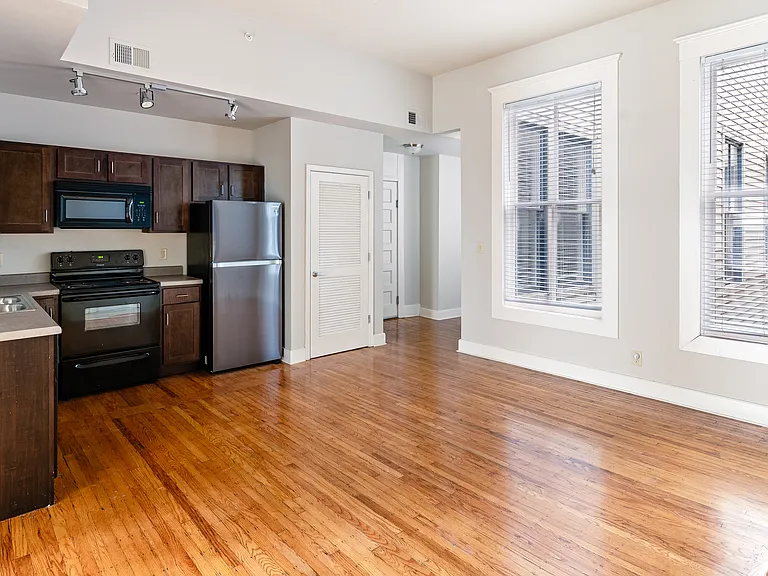 566 S 4th St #405 — Photo 24