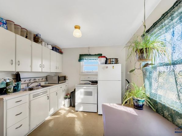 rapid-city-south-dakota-218888853 picture