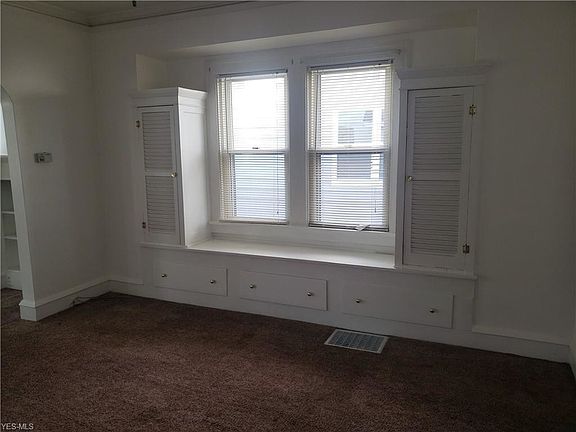 3rd image of 6206 Bradley Ave #1