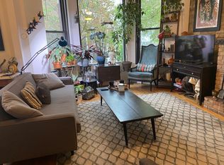 933 W Fletcher St #2C, Chicago, IL 60657