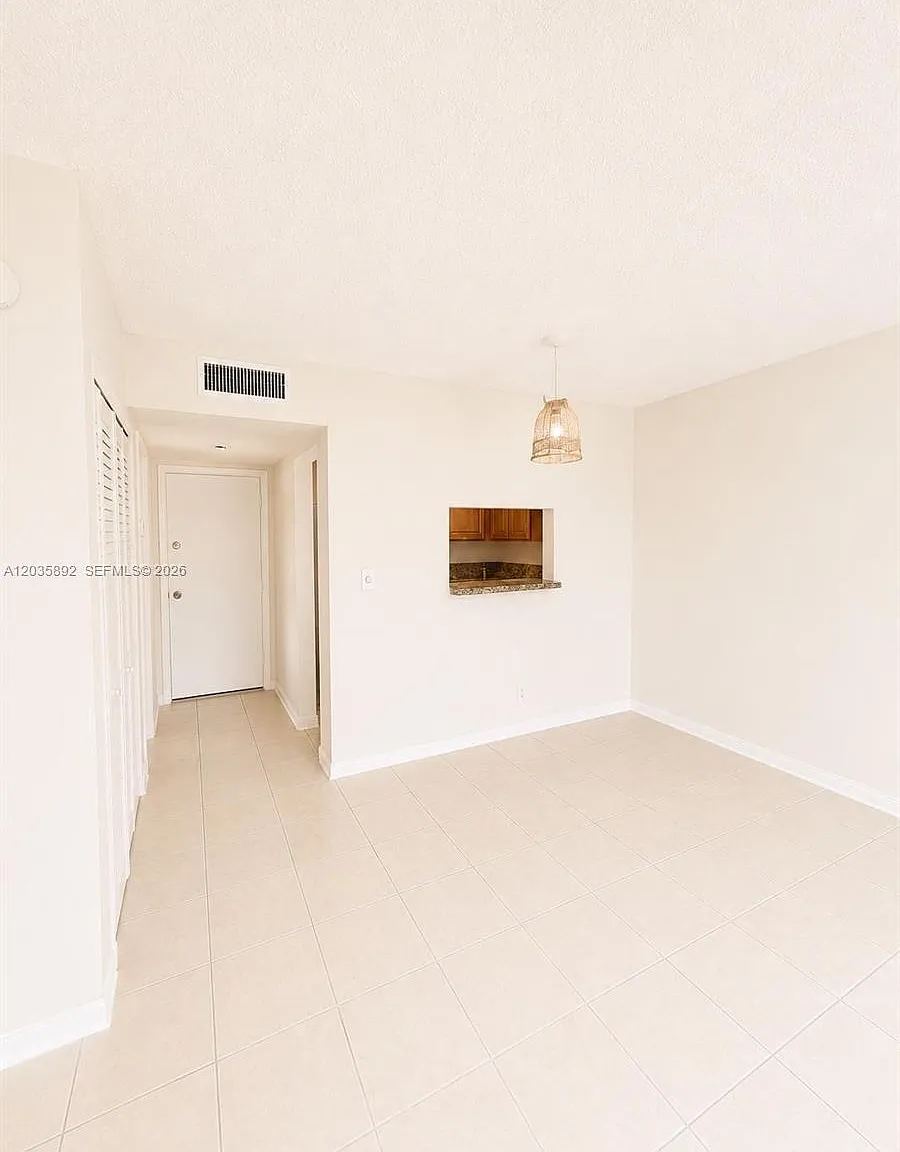 Georgen Arms Inc Condo — Photo 3