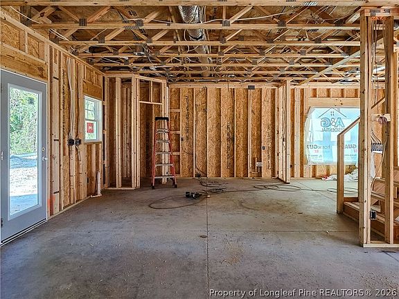 5th image of 946 Stevens St